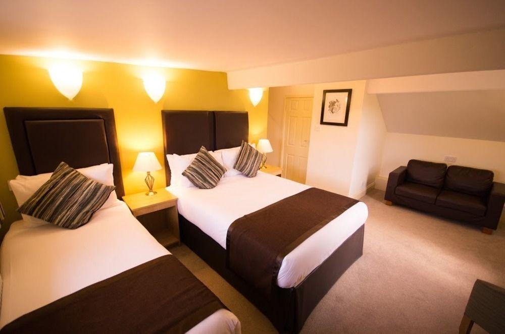 Heath Cottage Hotel Dewsbury Exteriör bild