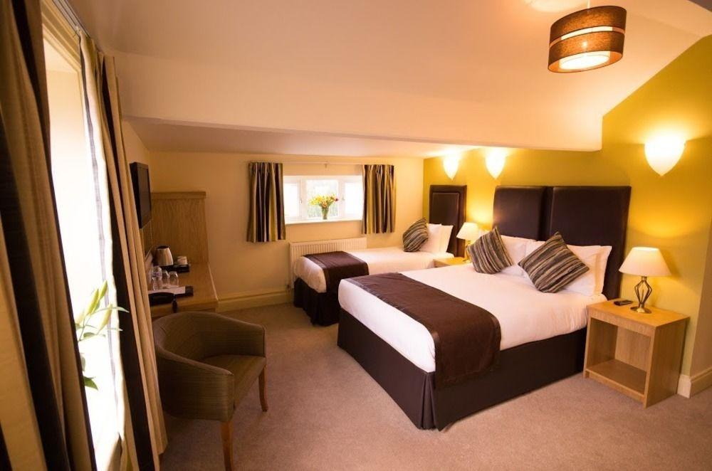 Heath Cottage Hotel Dewsbury Exteriör bild