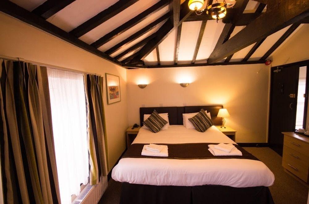 Heath Cottage Hotel Dewsbury Exteriör bild