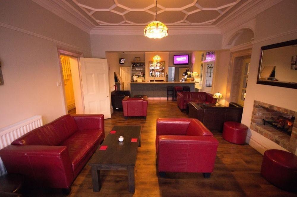 Heath Cottage Hotel Dewsbury Exteriör bild
